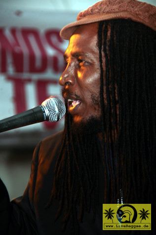 Echo Minott (Jam)  with Black Scorpio and Lord Sassafrass 14. Reggae Jam Festival - Bersenbrueck - Dancehall Stage 09. August 2008 (1).JPG